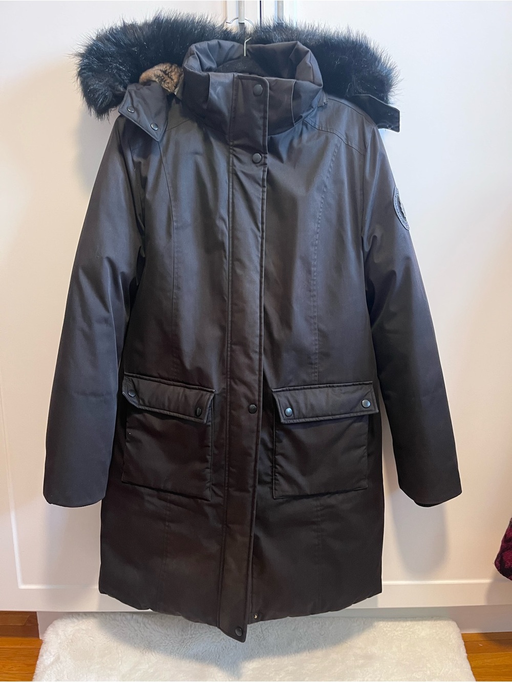 Women's Down Black Puffer Coat with Faux Fur Hood - Parka - Toboggan Sienna